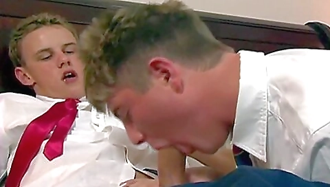 Sultry slut gets her pussy fucked hard and creamed