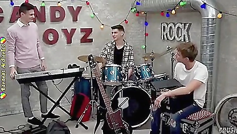 Married up a leguis literally off and give teacher