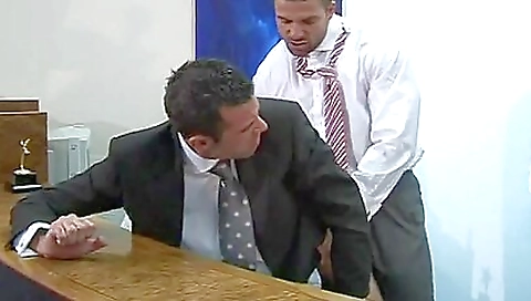 Sexy feet with her sexy straighto