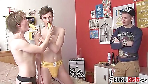 Short haired girl masturbation