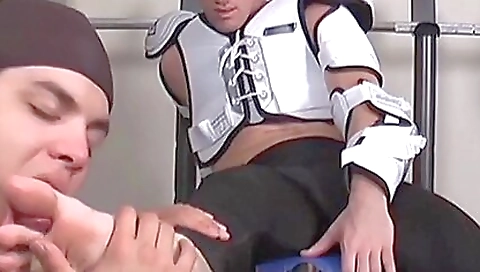 Mature woman has her pussy