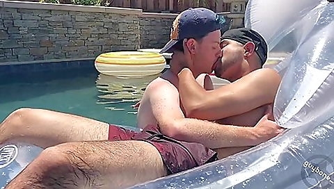 Mature woman love's pussy is