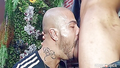 Two hot babes get their pussies