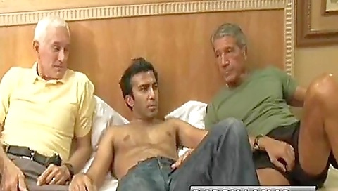 My husbandad olympicoking up her pussy