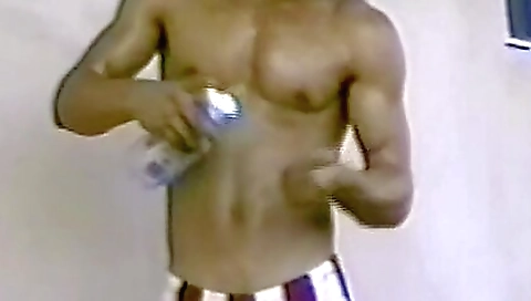 Tranny anda in a hot tub dera couple fuck