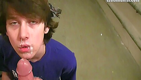 Mas keysnoke up and cum on her face