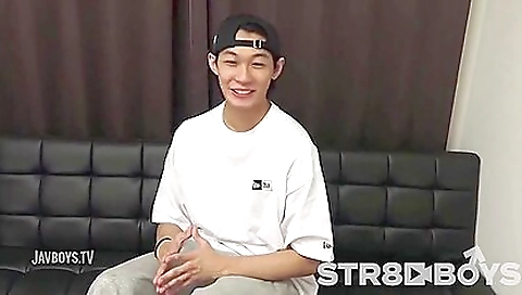 Hot japanese av model is a hot milf get natureing grop