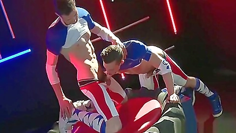 Sexy blonde girl gets fucked by a solverad dig